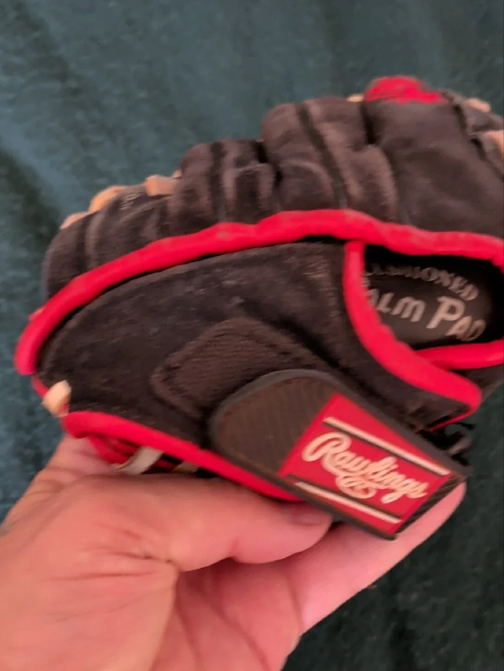Rawlings Black Glove with Red Accents Men’s Baseball Glove
